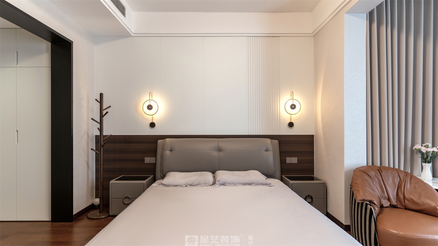 建发五象印月300平现代轻奢卧室装修效果图