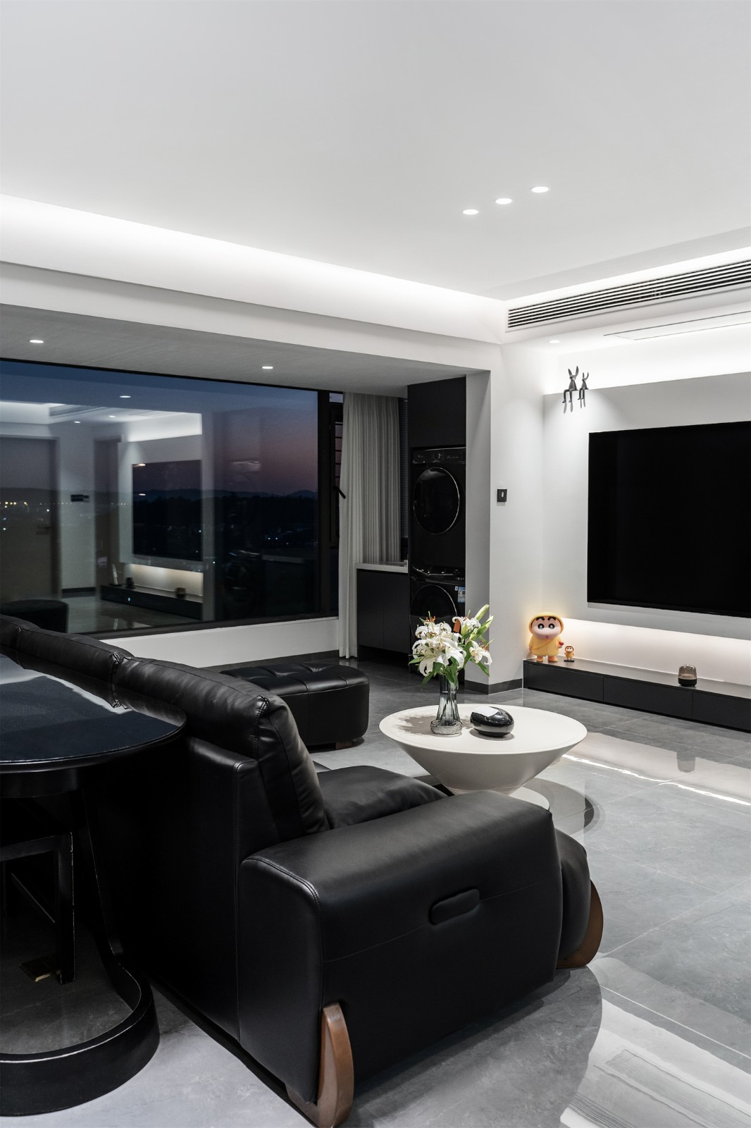 锦云湖光118平现代简约客厅装修实景图