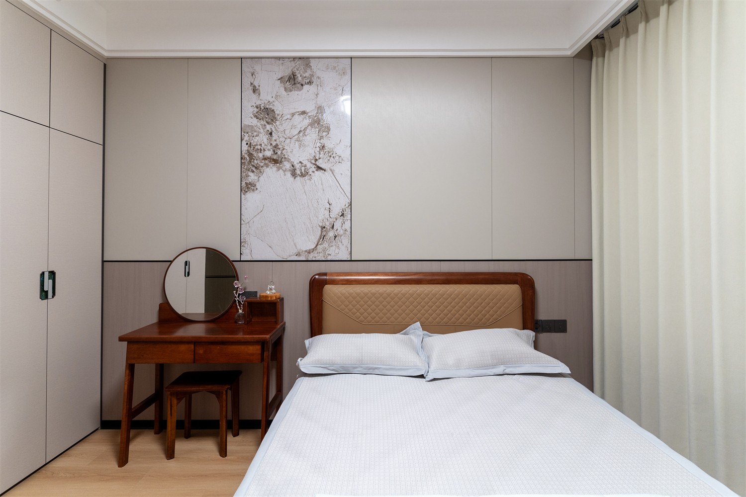 建发缦云210平新中式卧室装修完工实景图