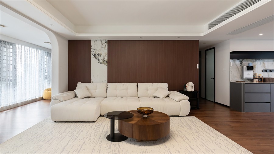 建发养云184平现代风格客厅装修完工实景图